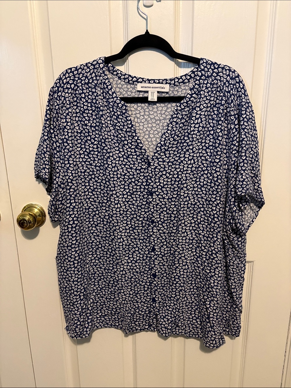 Amazon Essentials Navy and White Micro Print V-Neck Short Sleeve Blouse